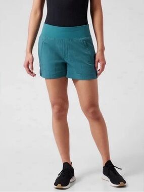 Athleta Womens Trekkie North Teal Hiking Outdoors Travel Shorts Size 6